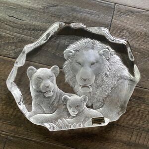 MATS JONASSON Crystal Lion Family Decorative Paperweight